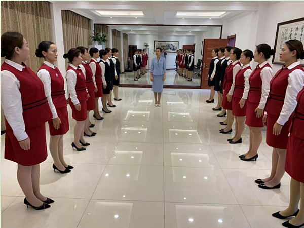 學(xué)思踐悟守初心 禮儀賦能促服務(wù)——市福彩中心成功舉辦主題教育與職工服務(wù)禮儀培訓(xùn)會